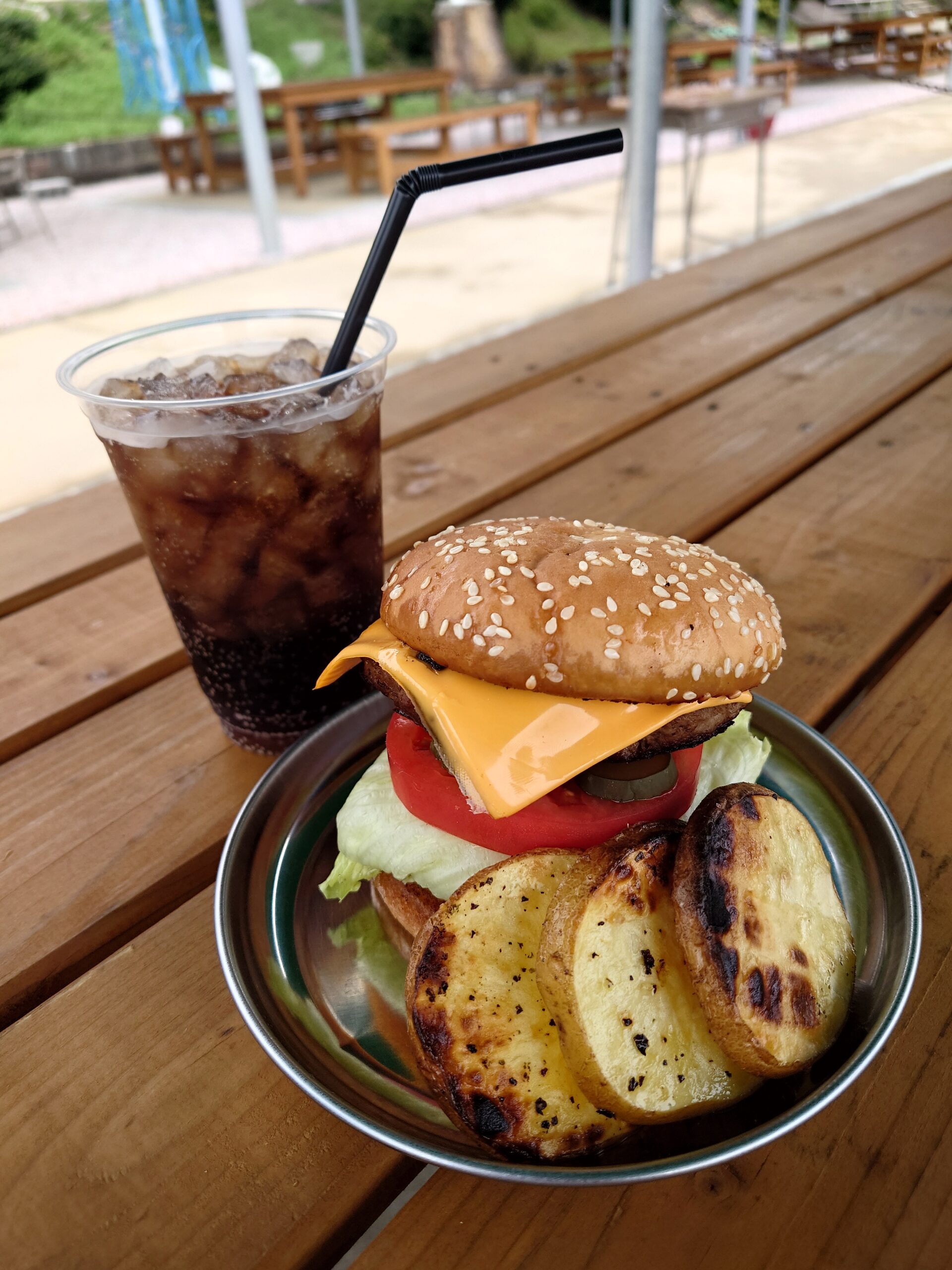 自分でつくる！炭火焼ハンバーガー